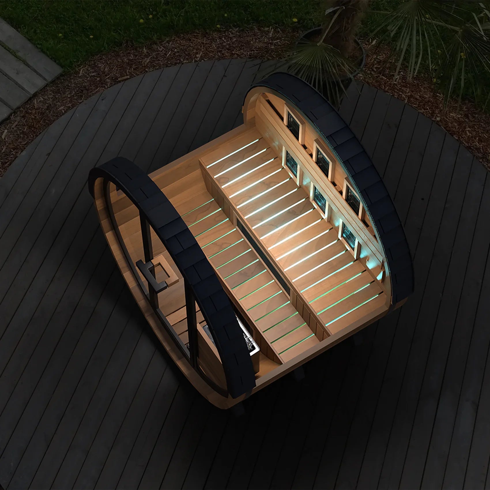 Finnmark FD-6 Outdoor Hybrid Infrared and Traditional 4-Person Cedar Barrel Sauna