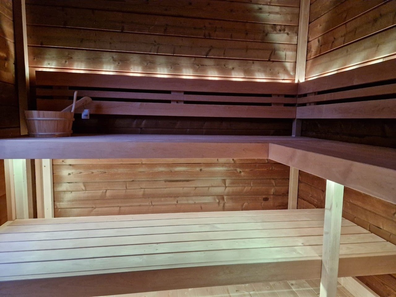 Leil Patio L Plus 5 Person Outdoor Sauna