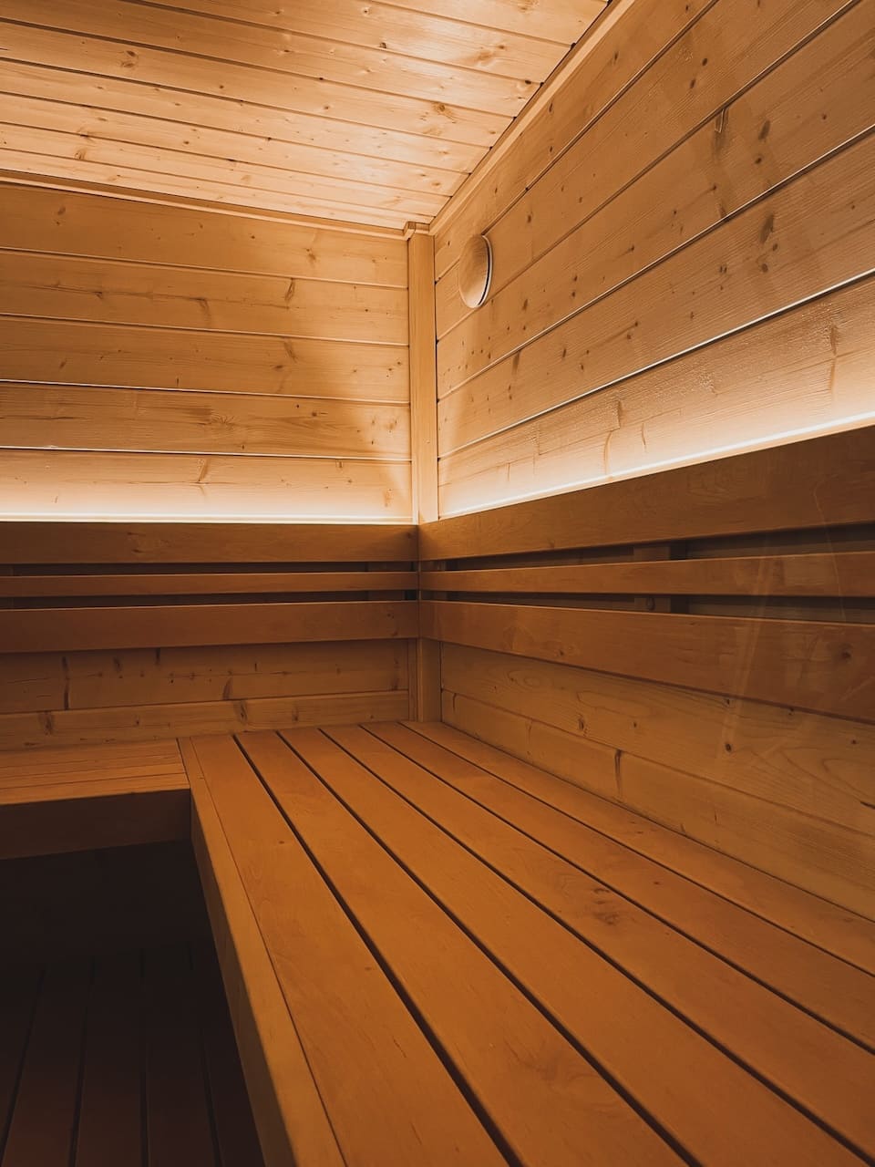 Leil Patio S 4-5 Person Outdoor Sauna